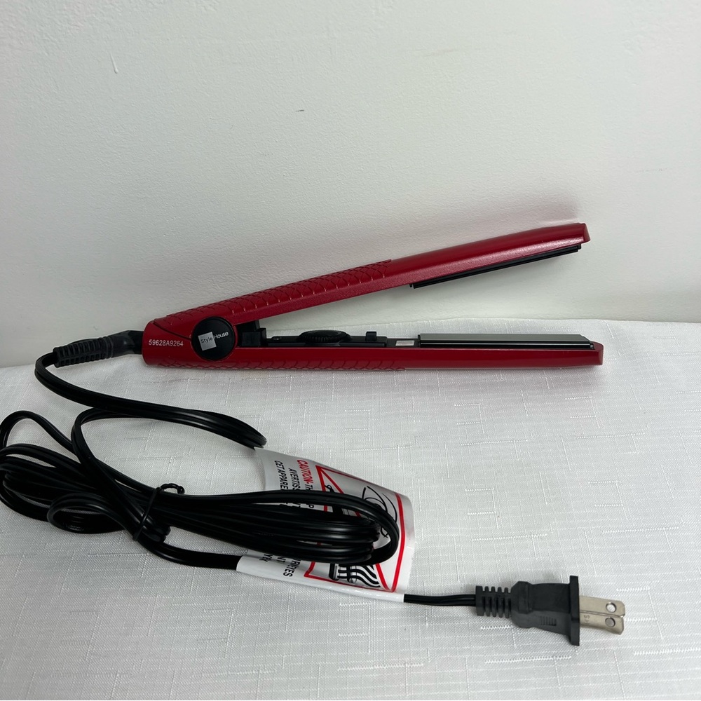 Professional Styling Iron/ Flat Iron Straightener
